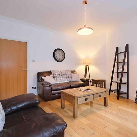 Modern & Spacious Apartment In City Centre Абърдийн Екстериор снимка